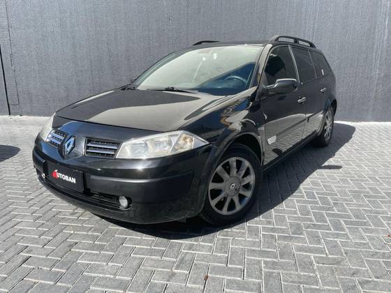 RENAULT MEGANE 1.6 DYNAMIQUE GRAND TOUR 16V FLEX 4P MANUAL RENAULT MEGANE 1.6 DYNAMIQUE GRAND TOUR 16V FLEX 4P MANUAL
